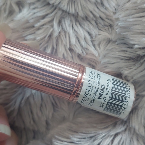 Makeup Revolution Other - makeup‎ revolution Renaissance lipstick Vintage